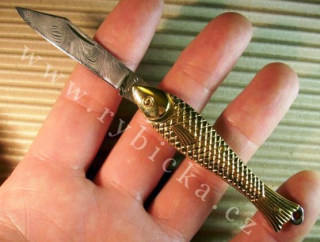 Exkluzivní nůž Rybička Mikov 130-DZ-1 zlacená